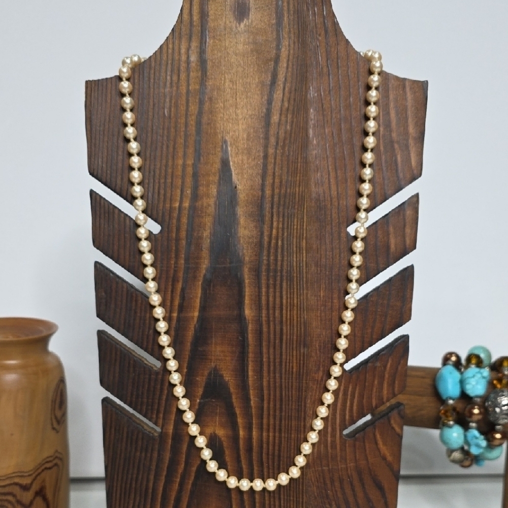 Marvella necklace.Marvella Vintage Cream Faux Pearl Single Strand Necklace 24"
